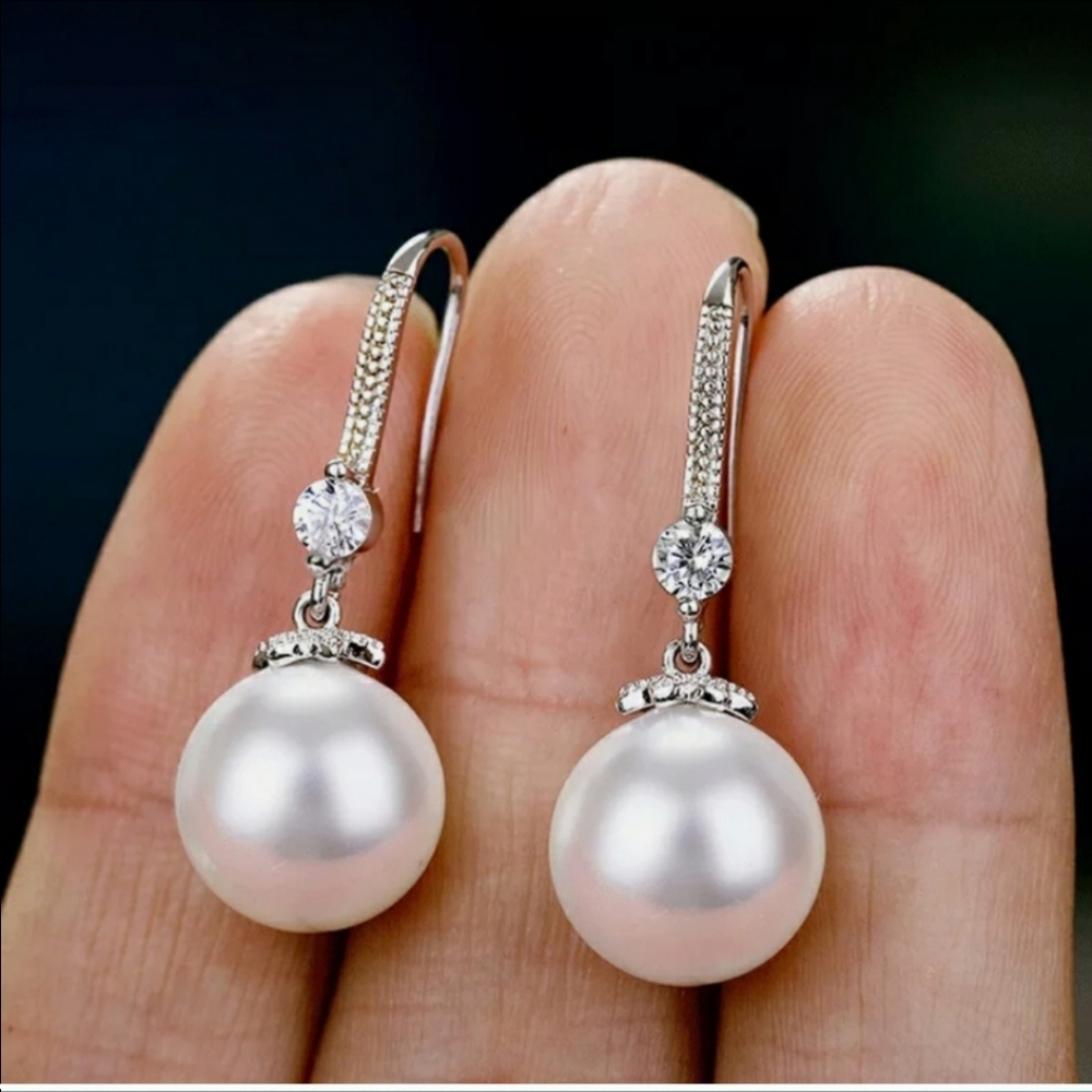 New Gorgeous Pearl Drop Earrings - Picture 3 of 6
